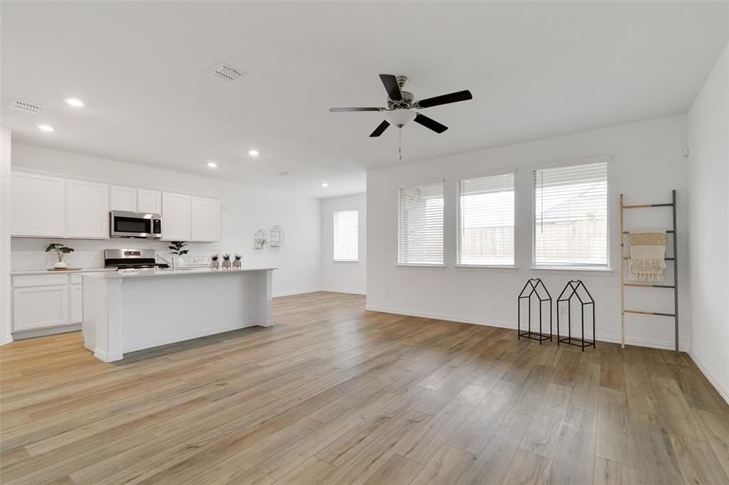 3025 Riddler Way - Photo 4 of 30