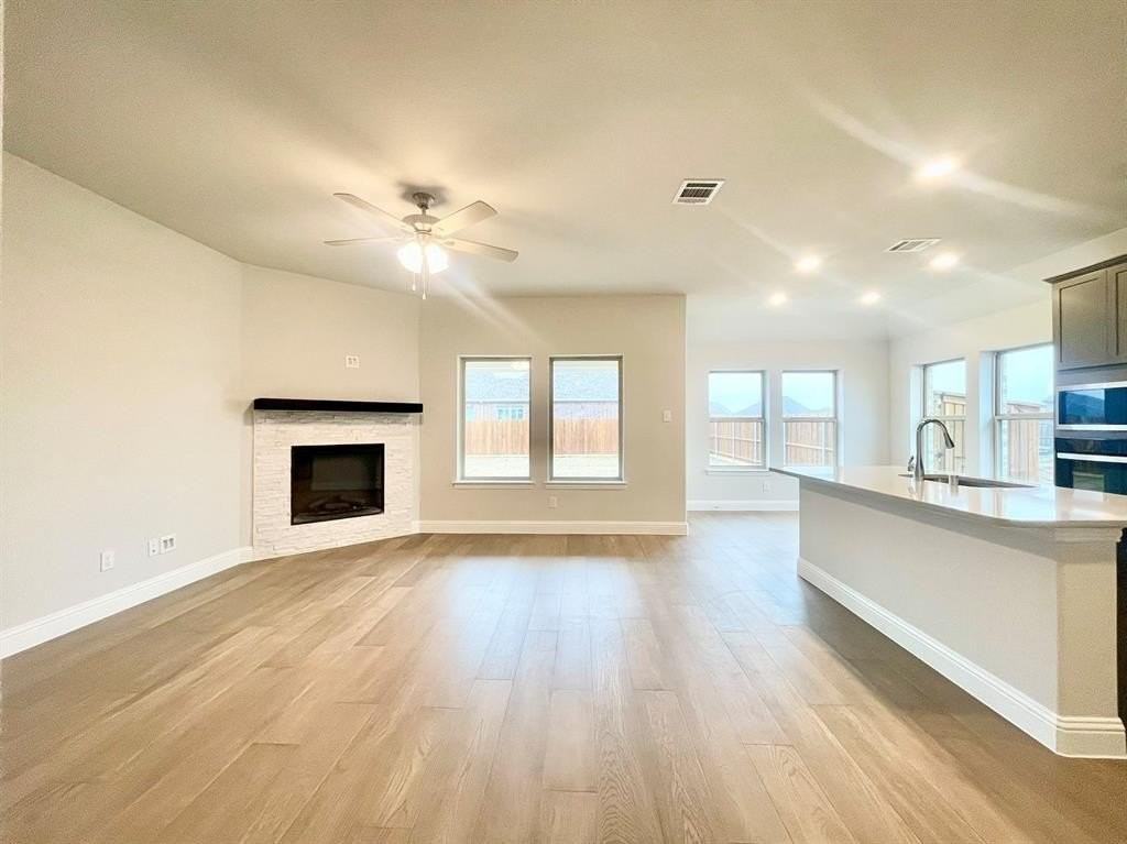 13705 Riola Dr - Photo 4 of 40