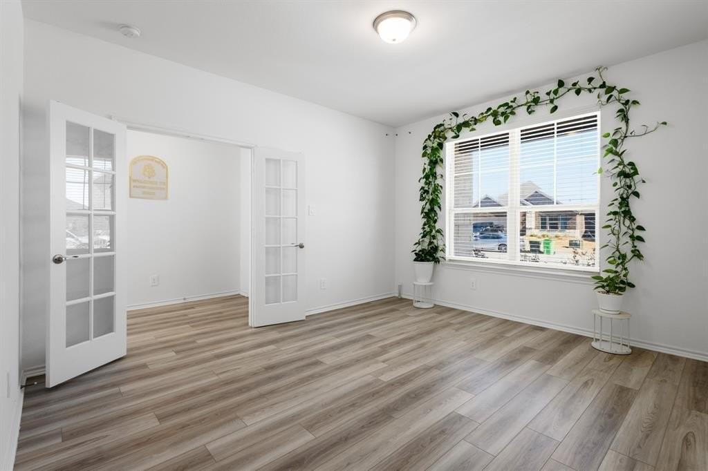 2333 Bellatrix Dr - Photo 4 of 20