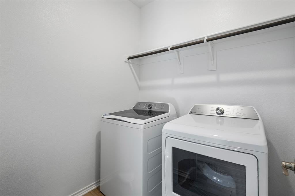 2333 Bellatrix Dr - Photo 5 of 20