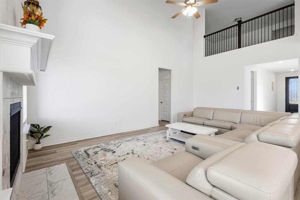 2333 Bellatrix Dr - Photo 7 of 20