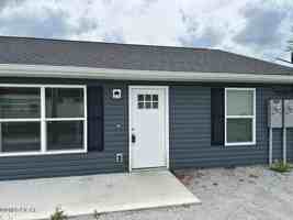 featured image of 915 E 8th St Apt B #B