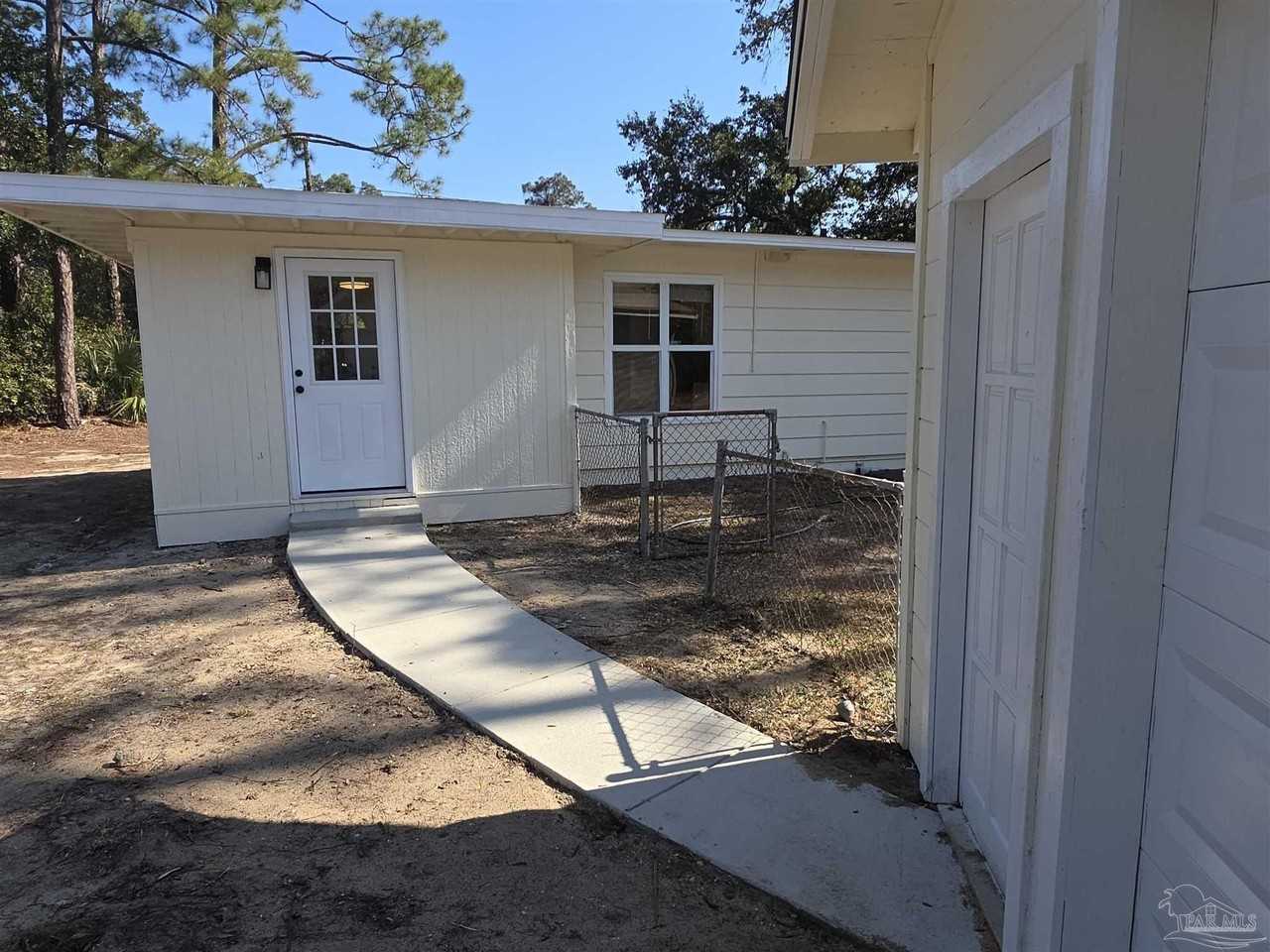 207 Hart Dr - Photo 3 of 45