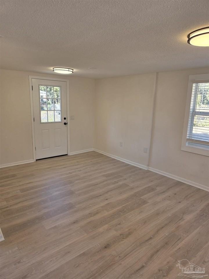 207 Hart Dr - Photo 7 of 45