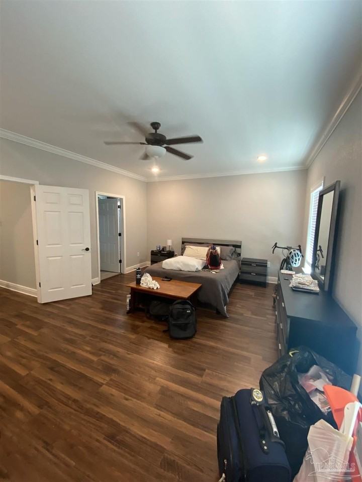 607 W Belmont St - Photo 6 of 14