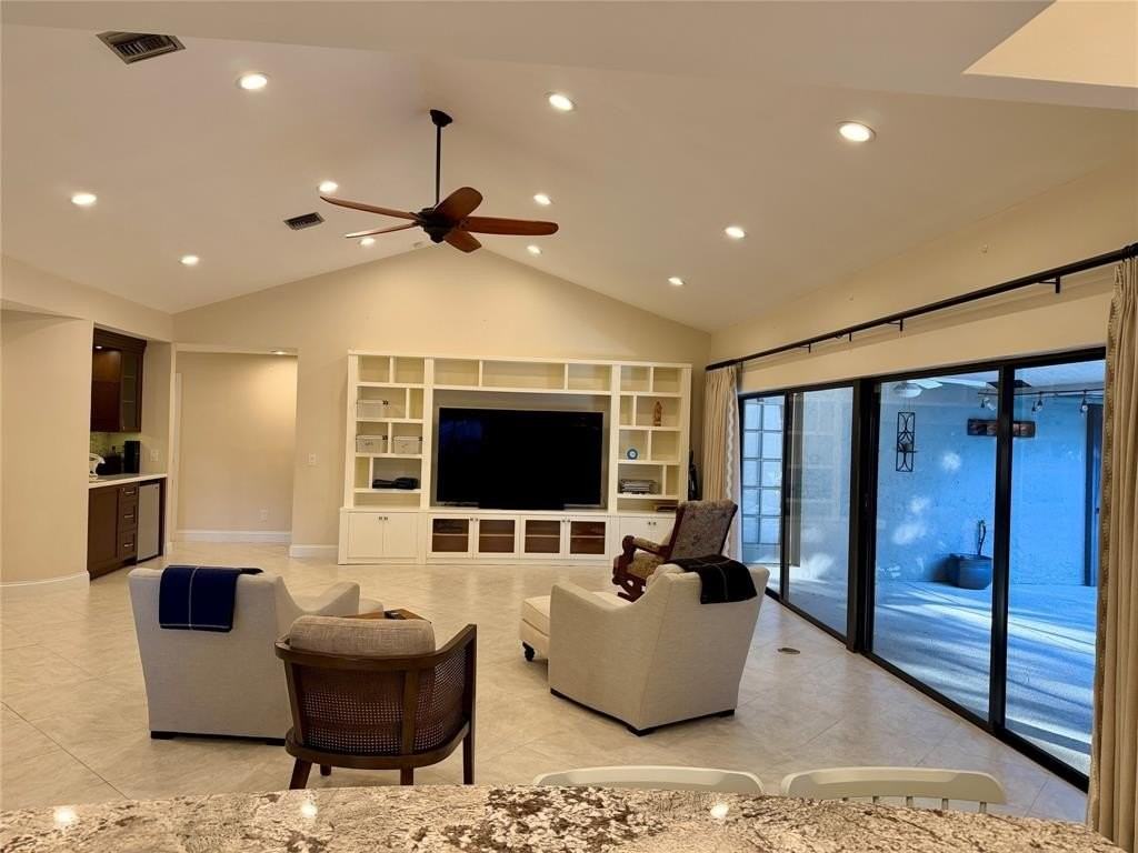 2662 Nw 42nd St - Photo 2 of 32