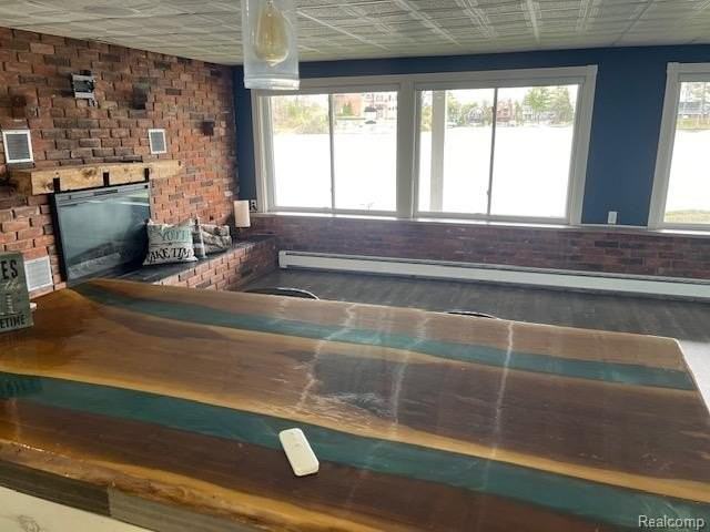 472 Shorewood Ct - Photo 5 of 50