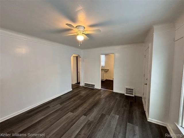 20059 Bloom St - Photo 3 of 10