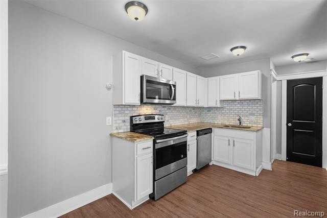 4403 Crooks Rd - Photo 5 of 11