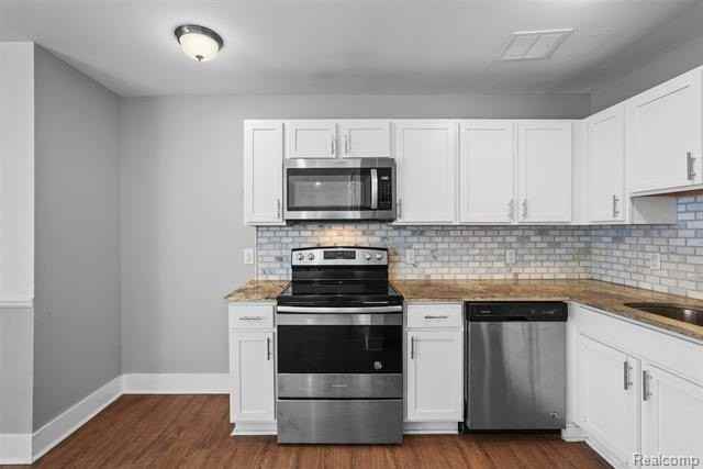 4403 Crooks Rd - Photo 6 of 11