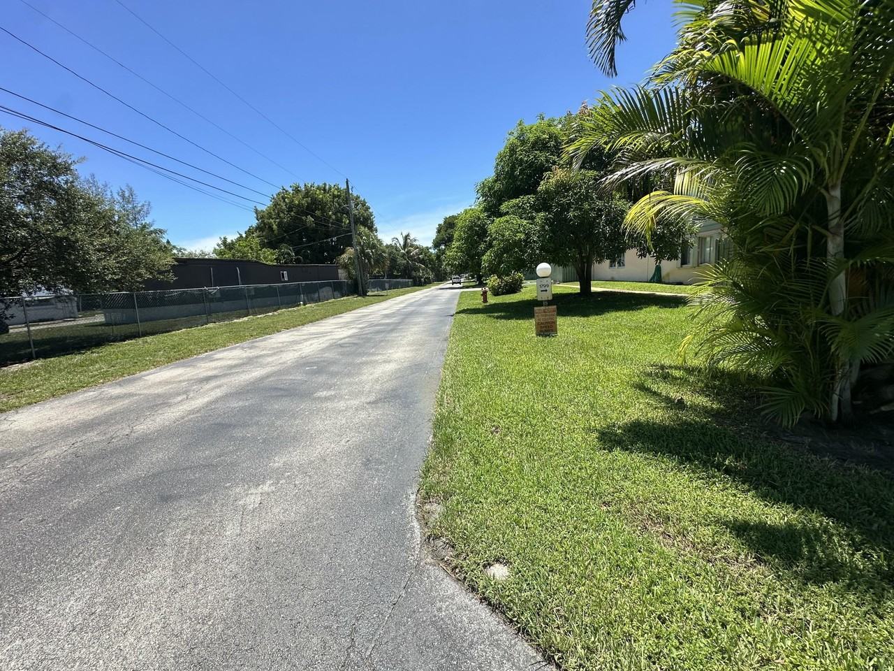 1799 Fairview Villas Dr #1 - Photo 4 of 24