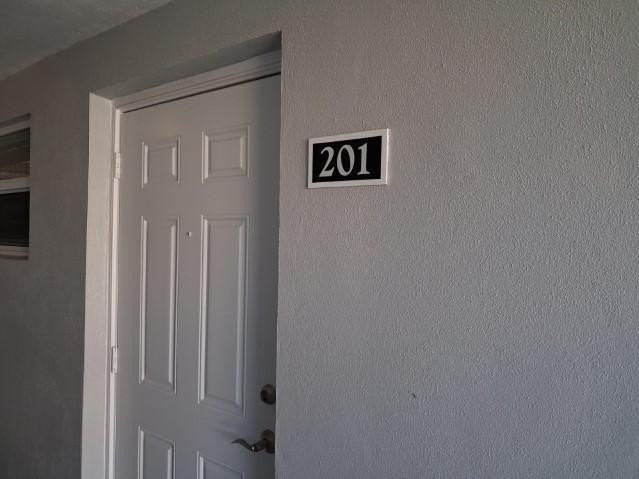 32 Colonial Club Dr #201