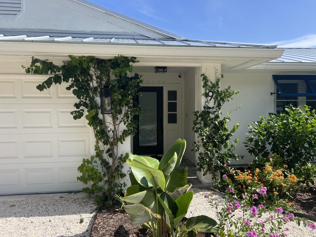 9 W Riverside Dr - Photo 2 of 39