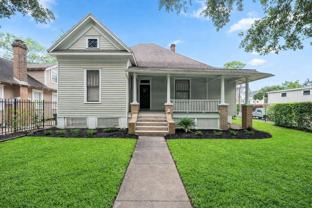 1651 Cortlandt St - Photo 1 of 1