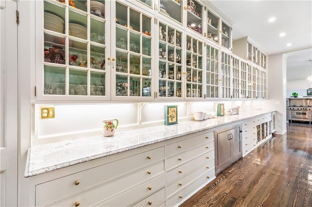 115 Narragansett Ave - Photo 7 of 38