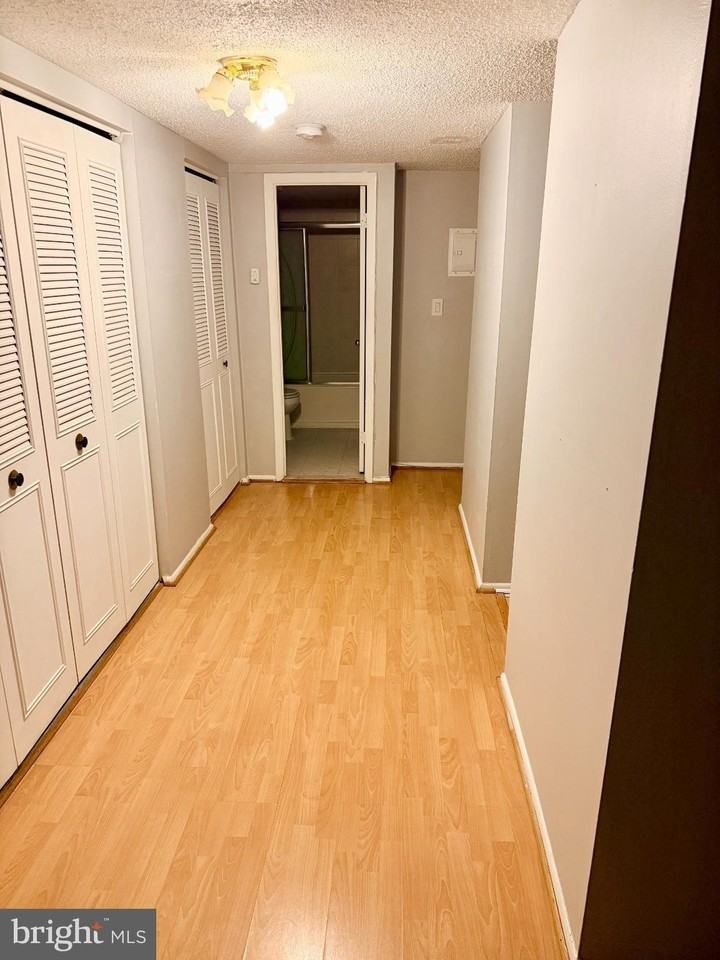 5 Suntop Ct #T1 - Photo 3 of 14