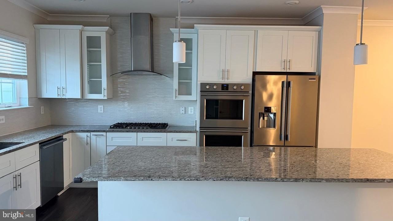 7999 Potter Pl - Photo 3 of 14