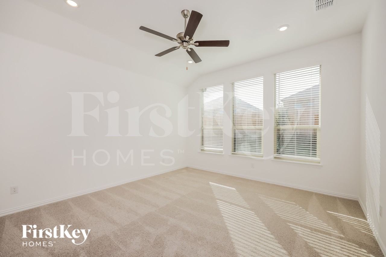 2529 Olvera Ct - Photo 5 of 16