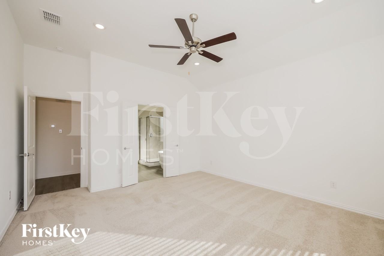 2529 Olvera Ct - Photo 6 of 16