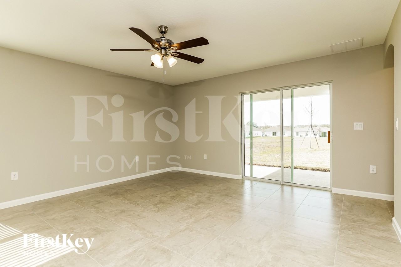 422 Earheart Dr - Photo 3 of 15