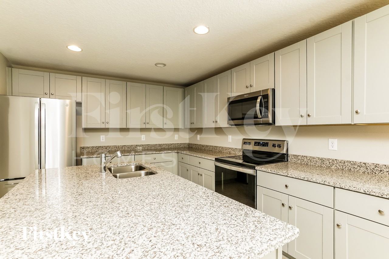 422 Earheart Dr - Photo 5 of 15