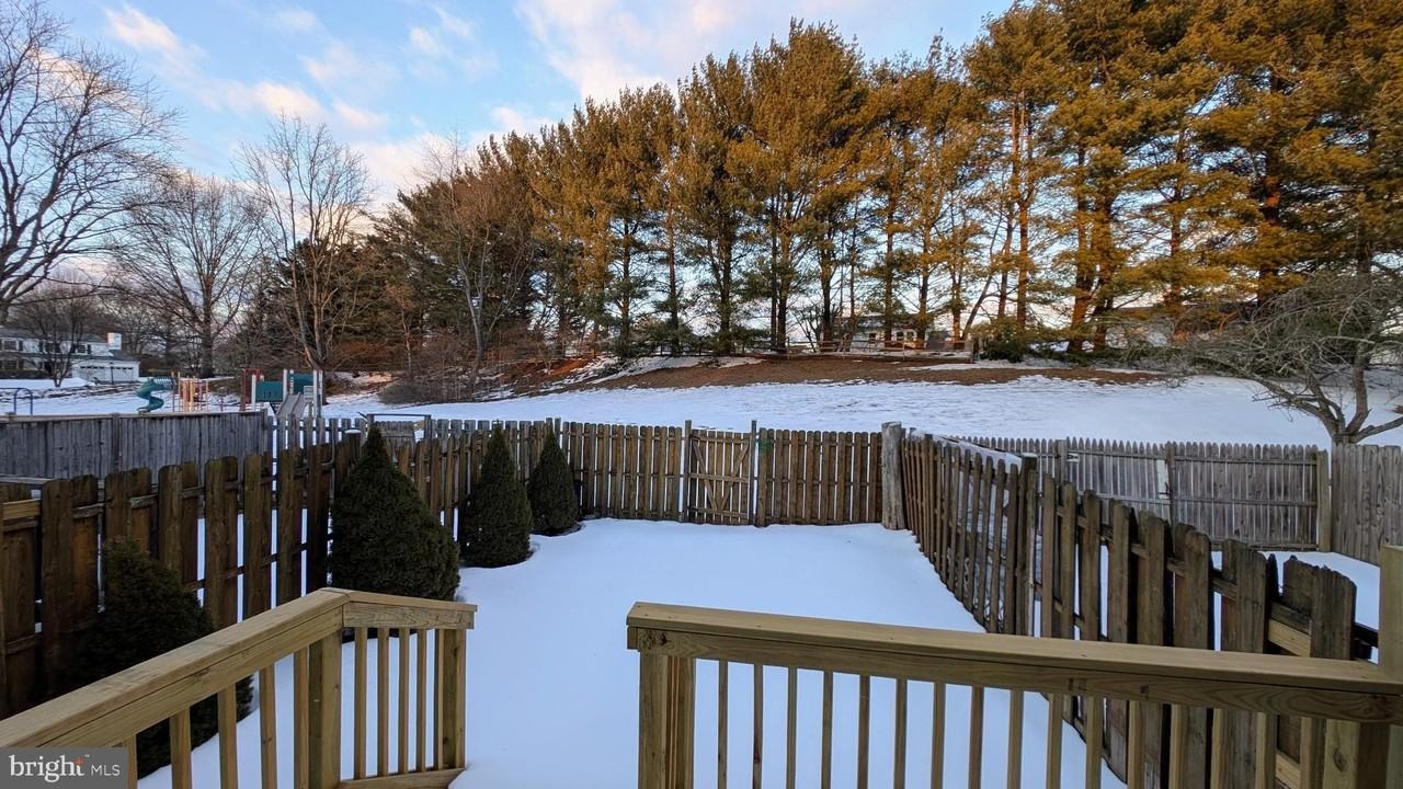 11181 Captains Walk Ct - Photo 6 of 16