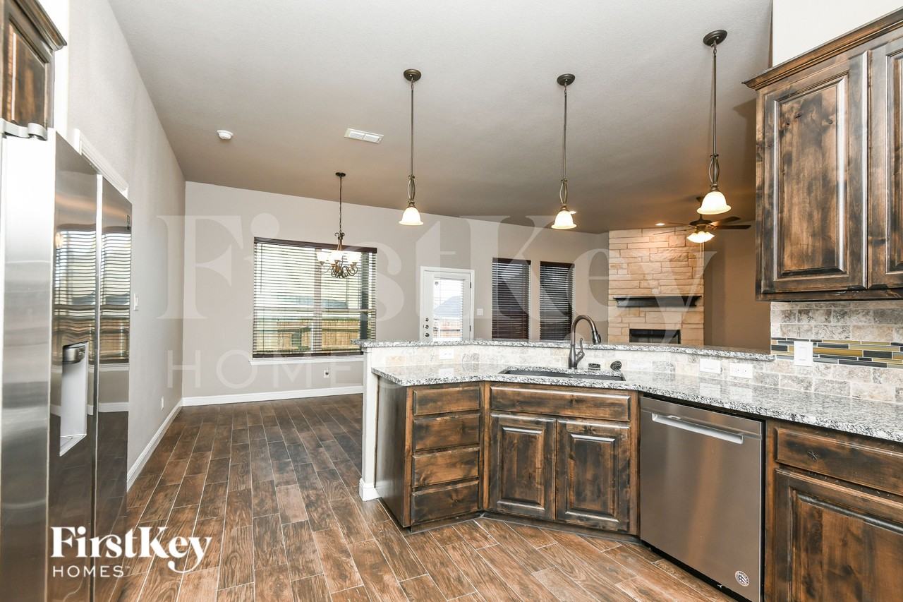 208 Mckittrick Ln - Photo 7 of 15