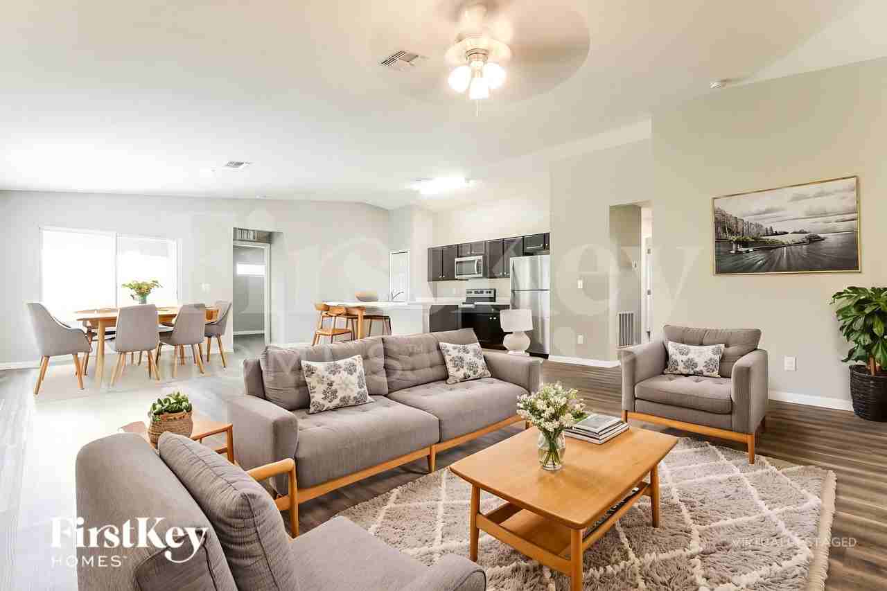 20431 Mount Prospect Ave - Photo 4 of 18