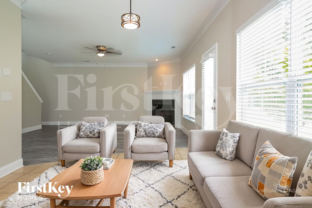 5416 Esher Dr - Photo 4 of 18