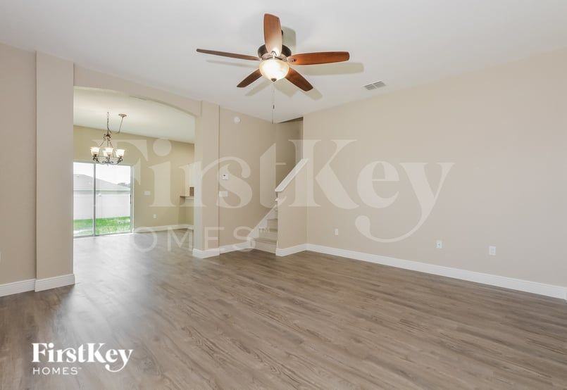 109 8Th Street - Photo 2 of 15