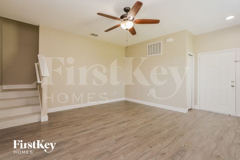 109 8Th Street - Photo 3 of 15