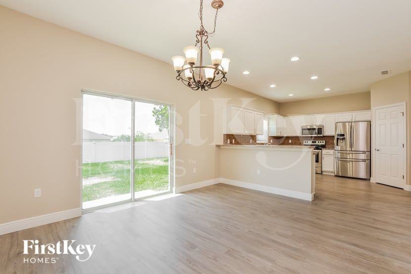 109 8Th Street - Photo 4 of 15