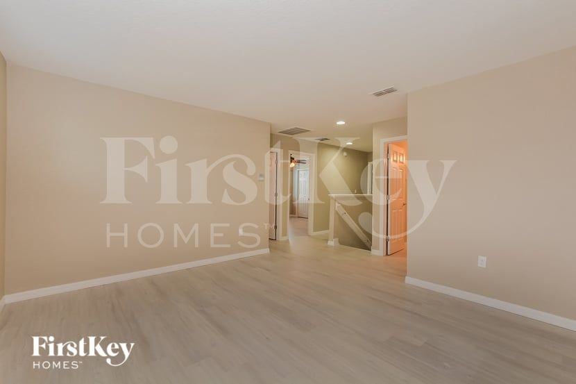 109 8Th Street - Photo 7 of 15