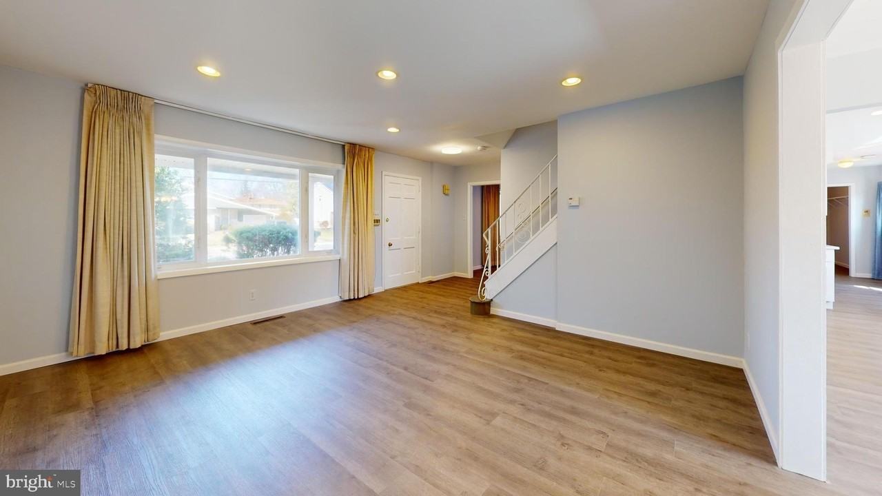 412 Fireside Ln - Photo 3 of 50