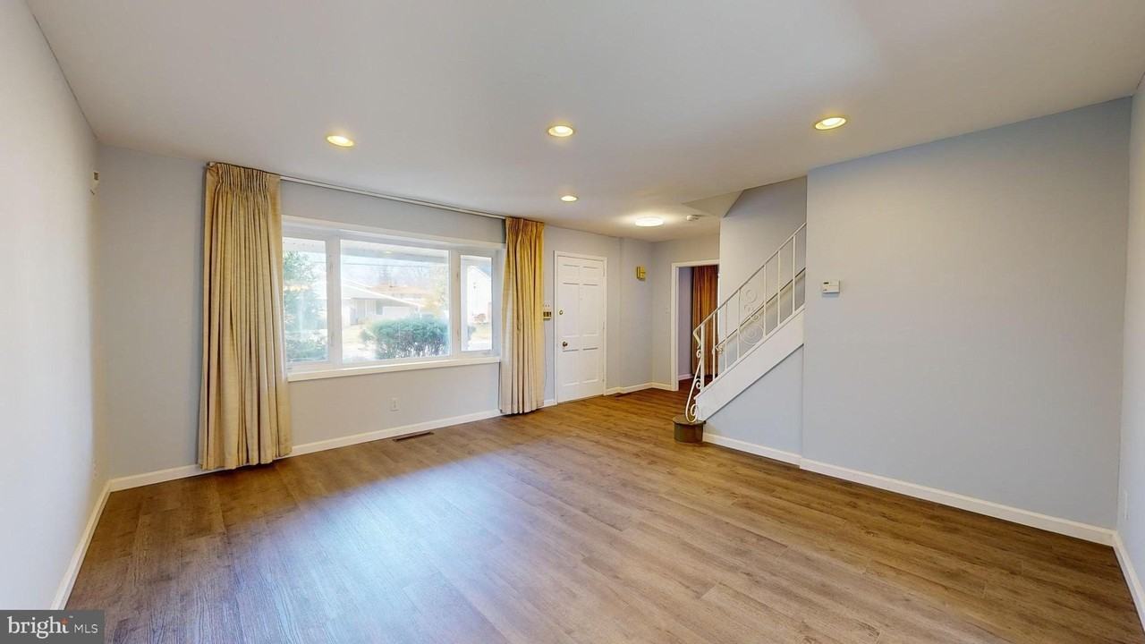 412 Fireside Ln - Photo 4 of 50