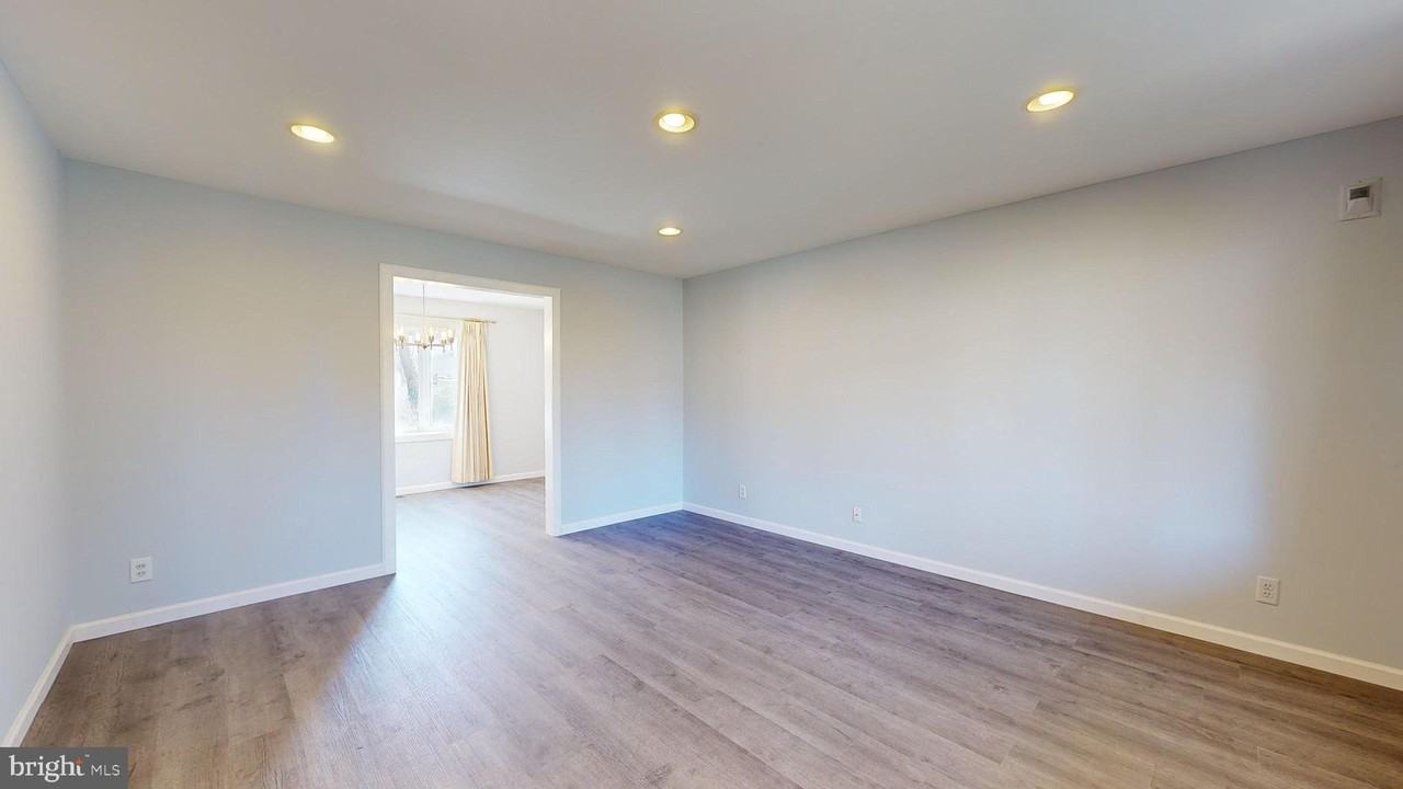 412 Fireside Ln - Photo 6 of 50