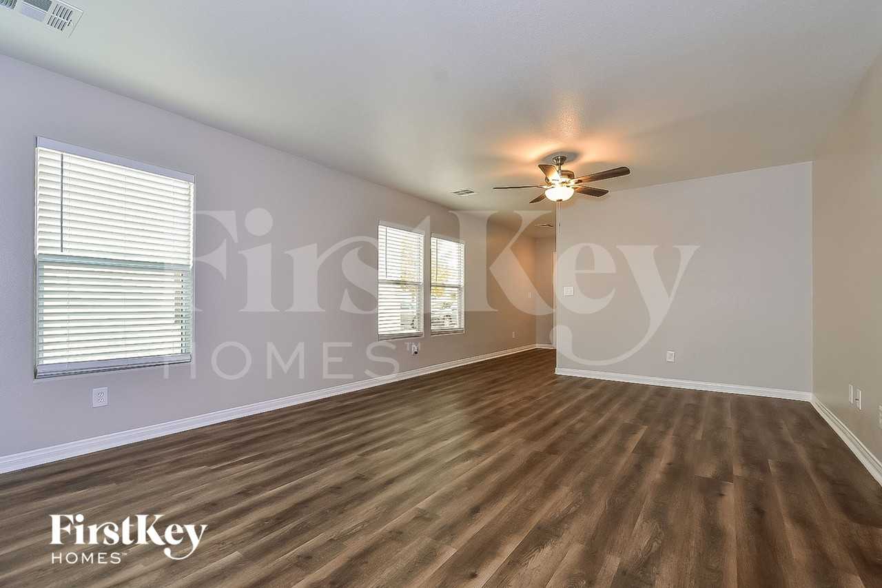 8865 Perfect Diamond Ct - Photo 4 of 15