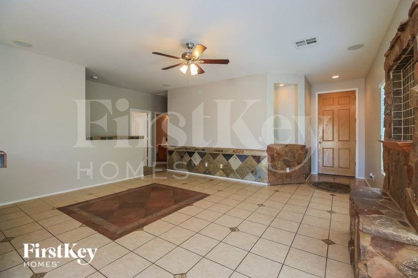 29252 N Sunquest Dr - Photo 2 of 15