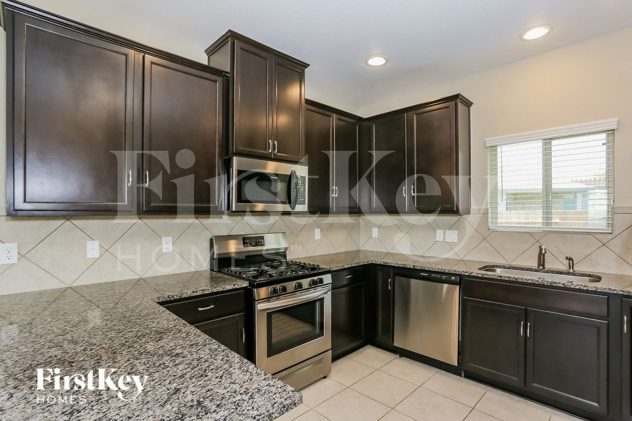 12934 Crombie Dr - Photo 5 of 15