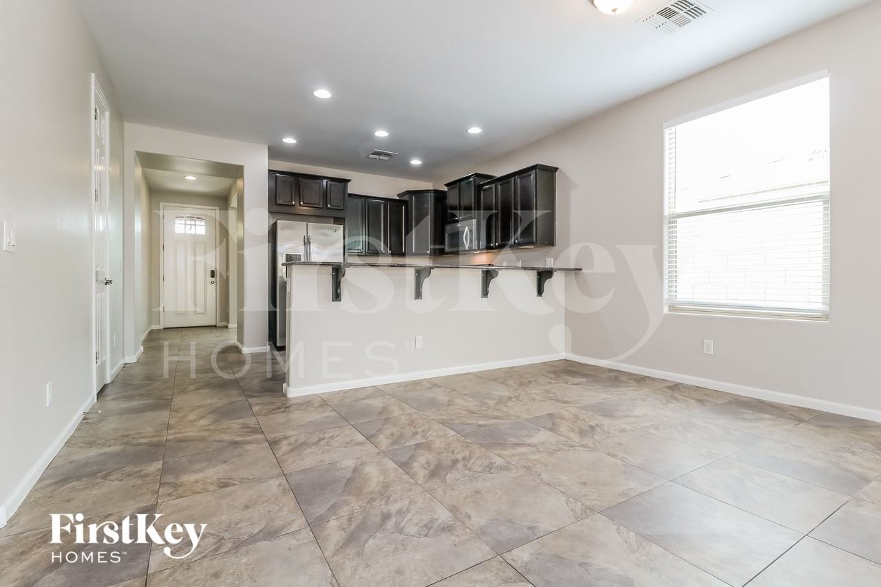 17044 W Mohave St - Photo 5 of 15