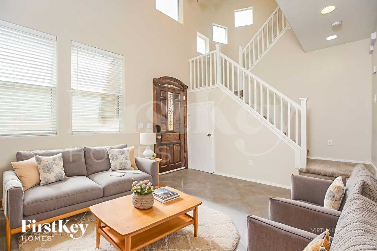 9274 William Hill Ave - Photo 3 of 18