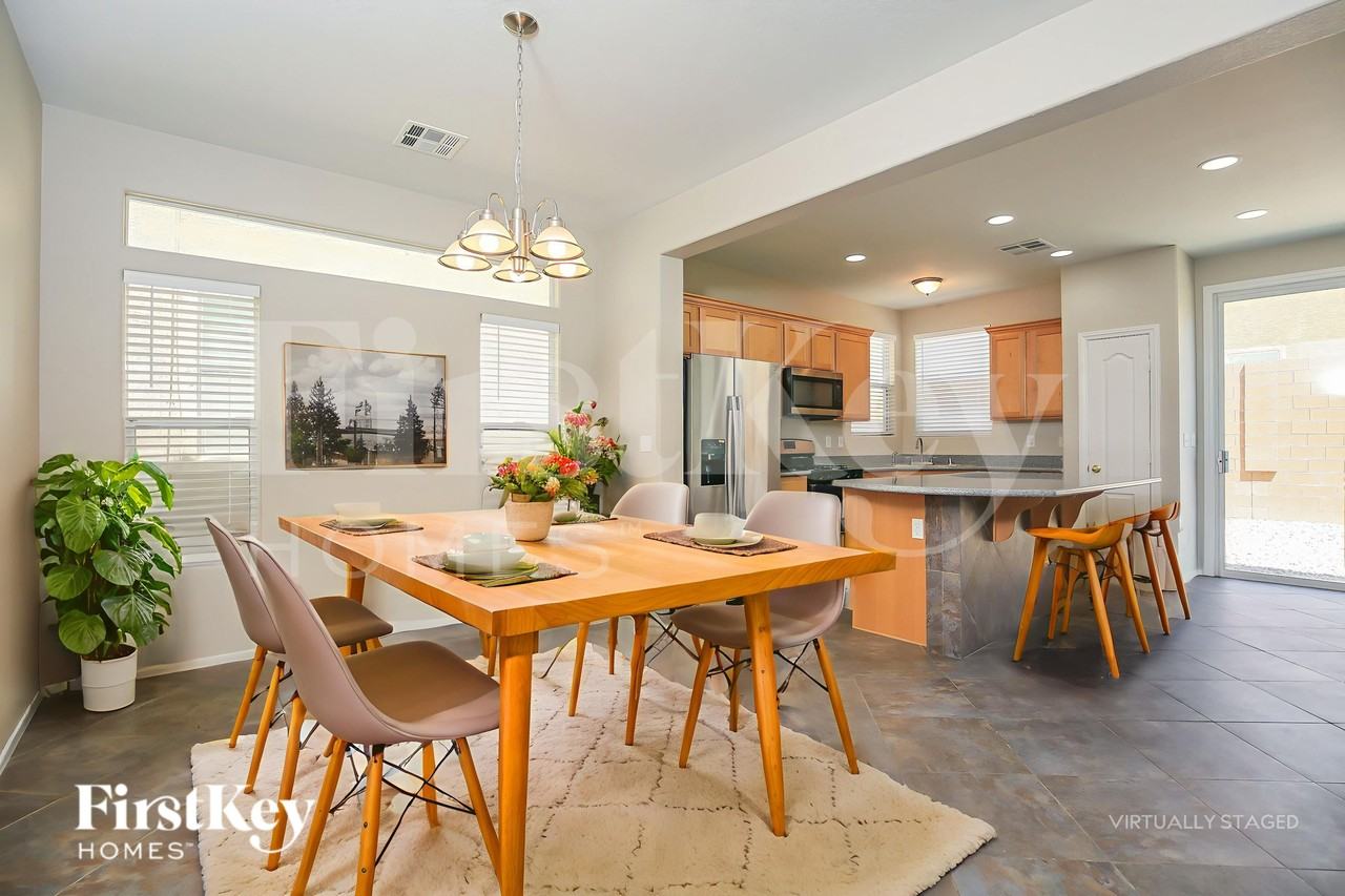 9274 William Hill Ave - Photo 5 of 18