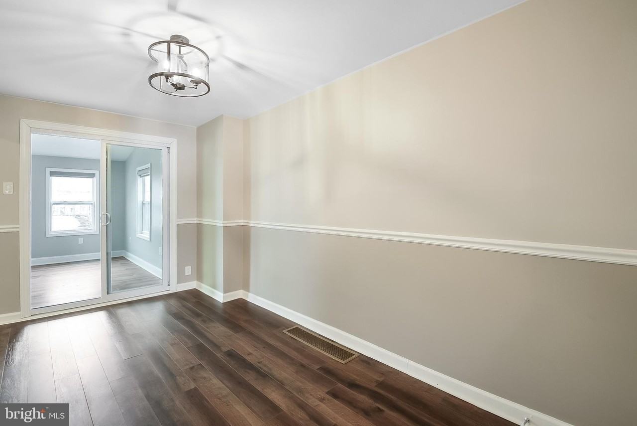 807 Surrey Ln - Photo 4 of 16