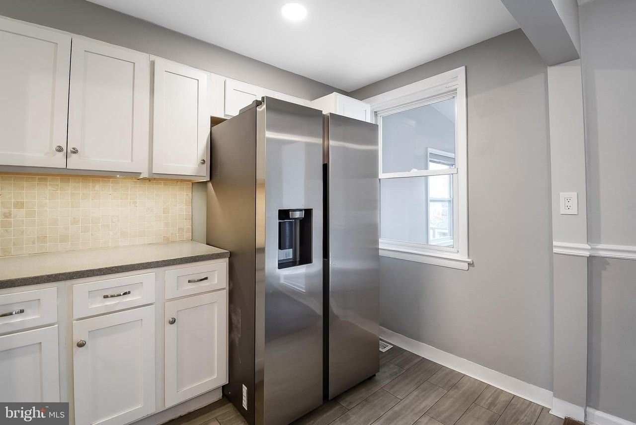 807 Surrey Ln - Photo 5 of 16