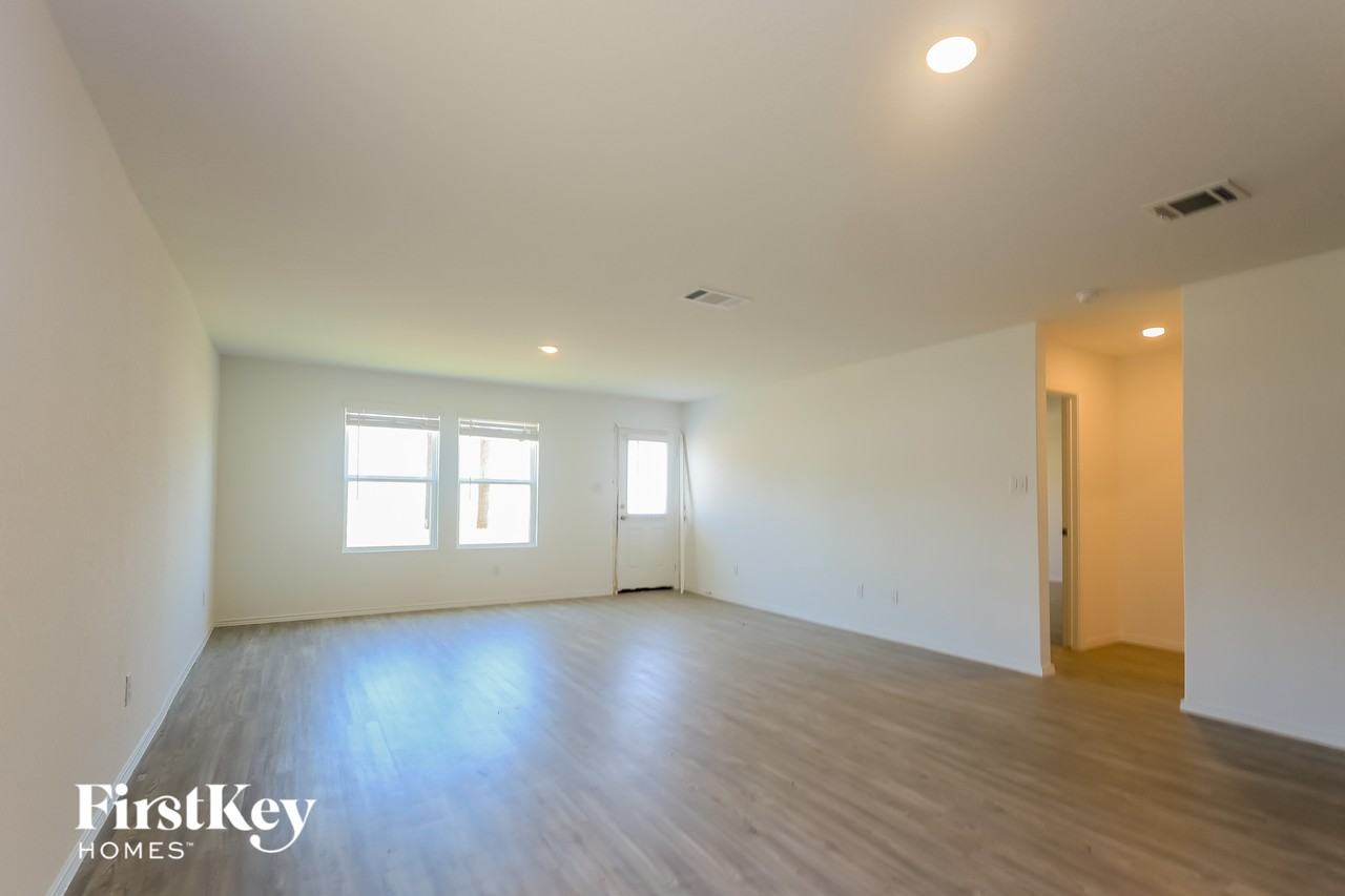 1702 Morse Way - Photo 5 of 15