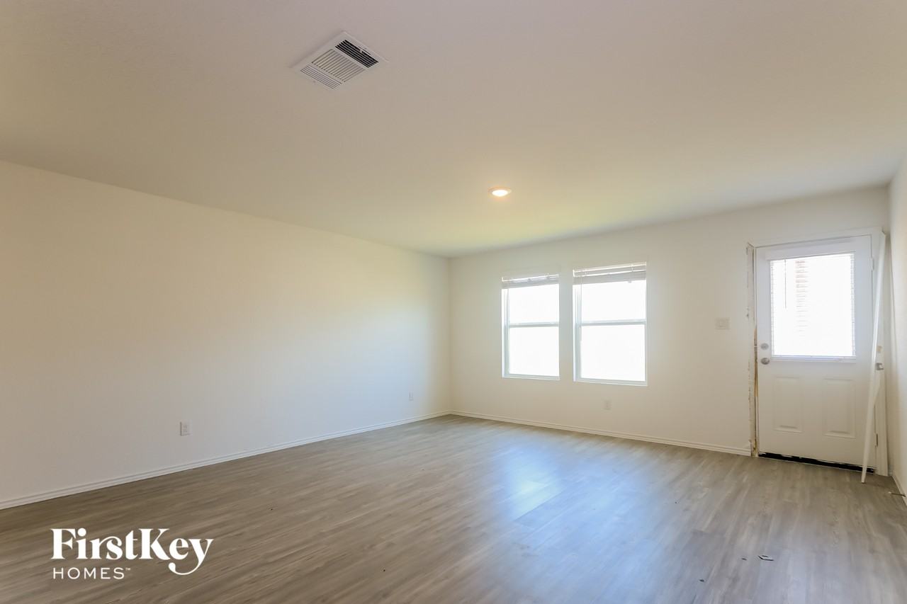 1702 Morse Way - Photo 6 of 15