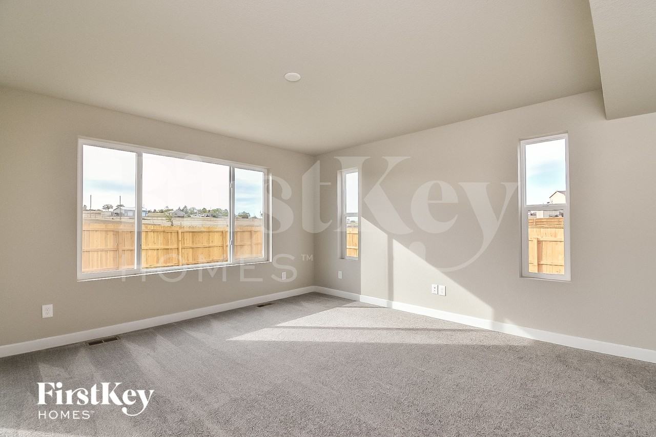 10189 Luneth Dr - Photo 2 of 15