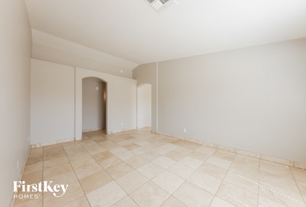 8812 W Manzanita Dr - Photo 6 of 15