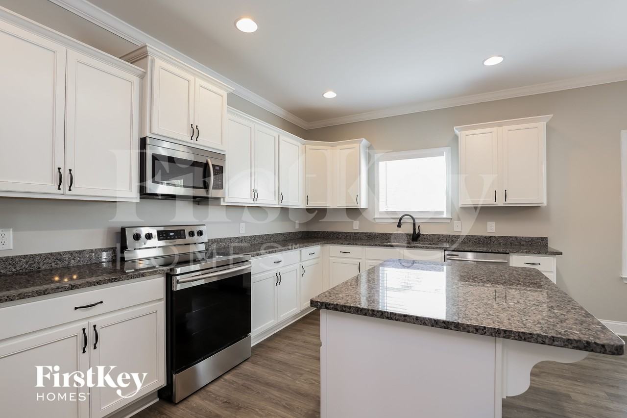 5730 Grant Station Dr - Photo 6 of 15