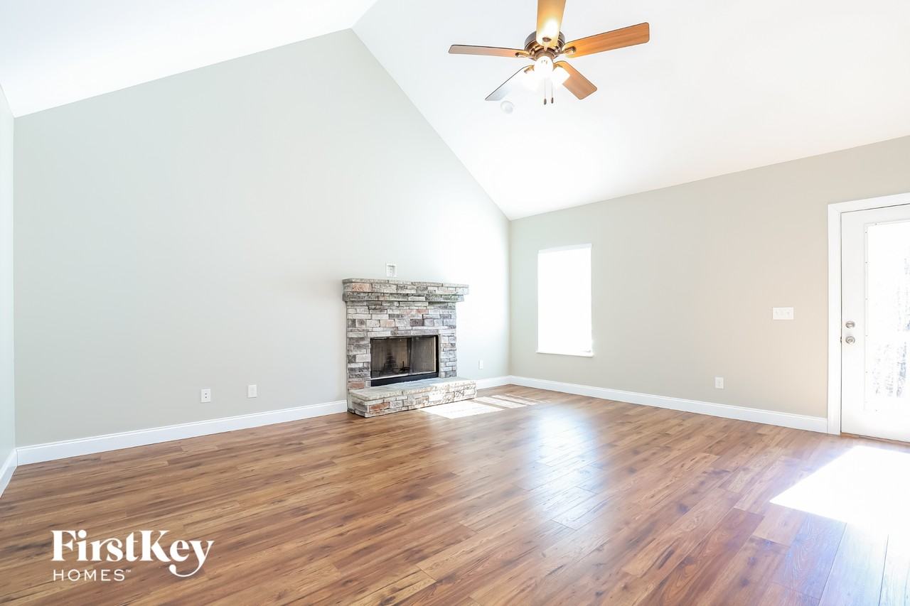 17 Baker St - Photo 3 of 15